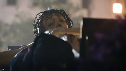 El Cristo de la Fe protagoniza la noche m&aacute;s sobrecogedora de la Semana Santa en Algeciras_09