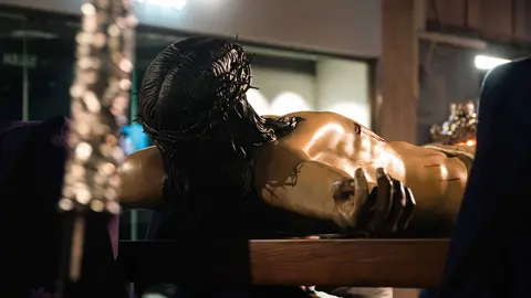 El Cristo de la Fe protagoniza la noche m&aacute;s sobrecogedora de la Semana Santa en Algeciras_17