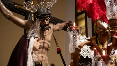 Algeciras vive su Viernes Santo m&aacute;s sobrecogedor en im&aacute;genes_002