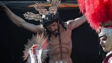 Algeciras vive su Viernes Santo m&aacute;s sobrecogedor en im&aacute;genes_025