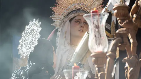 Algeciras vive su Viernes Santo m&aacute;s sobrecogedor en im&aacute;genes_029