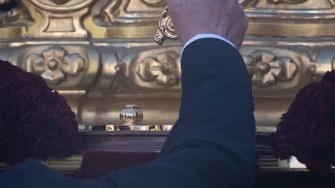 Algeciras vive su Viernes Santo m&aacute;s sobrecogedor en im&aacute;genes_044