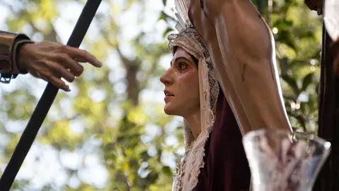 Algeciras vive su Viernes Santo m&aacute;s sobrecogedor en im&aacute;genes_051
