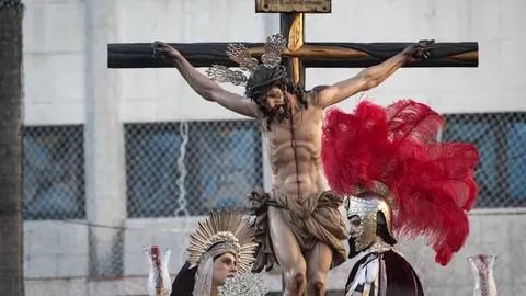 Algeciras vive su Viernes Santo m&aacute;s sobrecogedor en im&aacute;genes_054