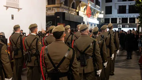 Algeciras vive su Viernes Santo m&aacute;s sobrecogedor en im&aacute;genes_074