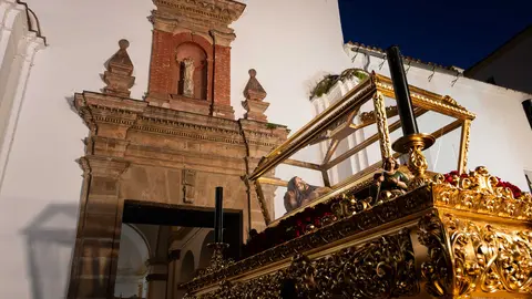 Algeciras vive su Viernes Santo m&aacute;s sobrecogedor en im&aacute;genes_080