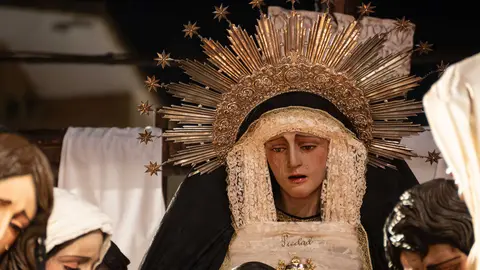 Algeciras vive su Viernes Santo m&aacute;s sobrecogedor en im&aacute;genes_098