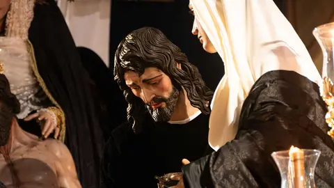 Algeciras vive su Viernes Santo m&aacute;s sobrecogedor en im&aacute;genes_100