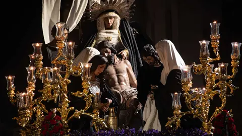 Algeciras vive su Viernes Santo m&aacute;s sobrecogedor en im&aacute;genes_103