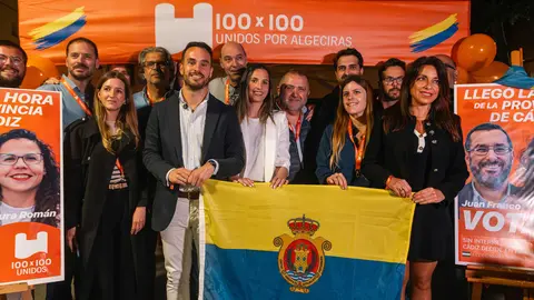 Miembros de 100x100 Unidos durante el acto de presentaci&oacute;n de sus propuestas en la comarca - FOTO: FJ Ben&iacute;tez