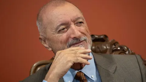 El escritor Arturo P&eacute;rez-Reverte, uno de los autores confirmados para el Festival Literario de Gibraltar 2026