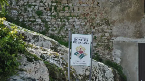 El programa incluye visitas a Castellar, Vejer, Grazalema, Benamahoma, Setenil de las Bodegas y Zahara de la Sierra