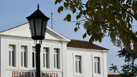 Fachada de la Jefatura de la Polic&iacute;a Local en una imagen de archivo