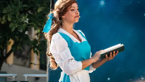 La Plaza Alta se llena de familias con el musical de &ldquo;La Bella y la Bestia&rdquo; en la Feria de los Parques Naturales_01_FOTO FJ BEN&Iacute;TEZ