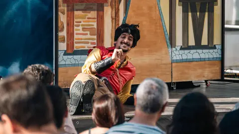 La Plaza Alta se llena de familias con el musical de &ldquo;La Bella y la Bestia&rdquo; en la Feria de los Parques Naturales_16_FOTO FJ BEN&Iacute;TEZ