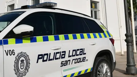Agentes policiales durante una actuaci&oacute;n de seguridad ciudadana en San Roque