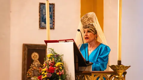 Inmaculada P&eacute;rez durante la lectura del I Preg&oacute;n de las Glorias celebrado en la iglesia de Nuestra Se&ntilde;ora de la Palma de Algeciras - FOTO: FJ Ben&iacute;tez