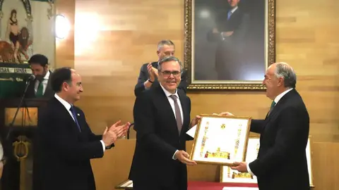 Representantes de la C&aacute;mara de Comercio de la Bah&iacute;a de Algeciras tras recibir el Premio Emprendimiento en la V edici&oacute;n de los Premios C&aacute;maras