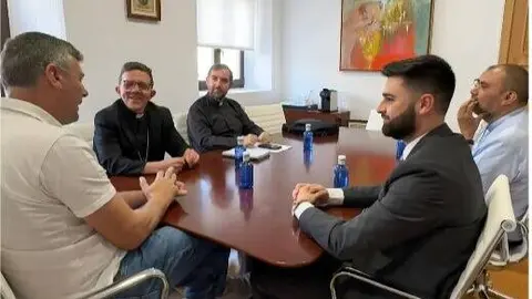 Encuentro institucional entre representantes del Ayuntamiento de Jimena y la Di&oacute;cesis de C&aacute;diz y Ceuta