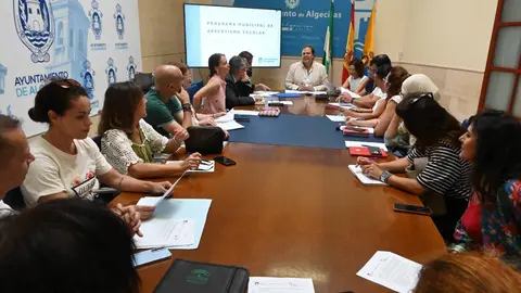 La Comisi&oacute;n Municipal de Absentismo Escolar analiza la evoluci&oacute;n del curso tras lograr corregir m&aacute;s del 60% de los casos detectados en la ciudad