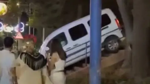 Imagen del veh&iacute;culo cuya maniobra fue grabada y difundida en redes sociales