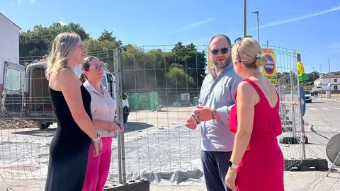Visita institucional a las obras de mejora de la movilidad sostenible que se ejecutan en Castellar de la Frontera