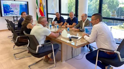Reuni&oacute;n entre el Ayuntamiento de La L&iacute;nea y el Grupo Transfronterizo para coordinar las actuaciones ante la desaparici&oacute;n de la Verja