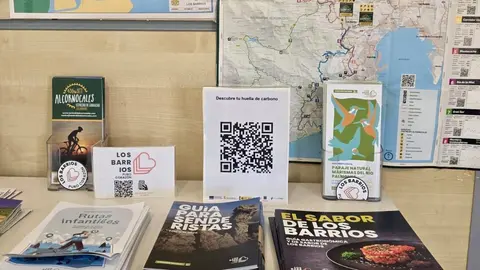 Material informativo distribuido en los hoteles de Los Barrios para impulsar un turismo m&aacute;s sostenible