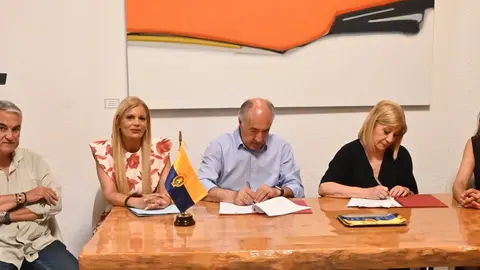 Firma del convenio de colaboraci&oacute;n entre el Ayuntamiento y el Colegio Oficial de &Oacute;pticos-Optometristas de Andaluc&iacute;a