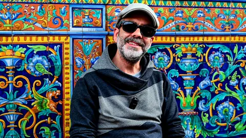 Ismael Pinte&ntilde;o durante la entrevista en la que repasa su trayectoria art&iacute;stica y sus pr&oacute;ximos proyectos - FOTO: FJ Ben&iacute;tez