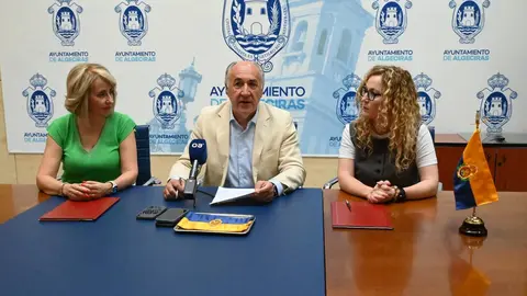 Firma del convenio entre el Ayuntamiento de Algeciras y Moeve para impulsar residencias flamencas de car&aacute;cter social