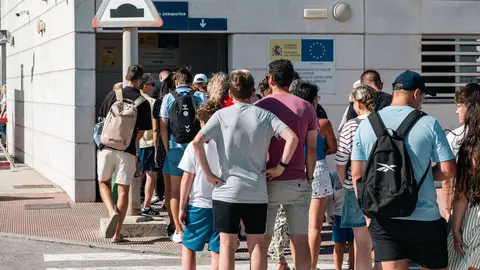 Esta medianoche la Verja dejar&aacute; de existir como frontera terrestre entre Gibraltar y La L&iacute;nea - FOTO: FJ Ben&iacute;tez