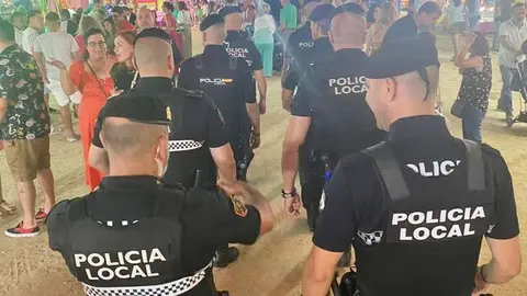 Agentes de la Polic&iacute;a Local durante uno de los dispositivos especiales organizados con motivo de la Velada y Fiestas de La L&iacute;nea