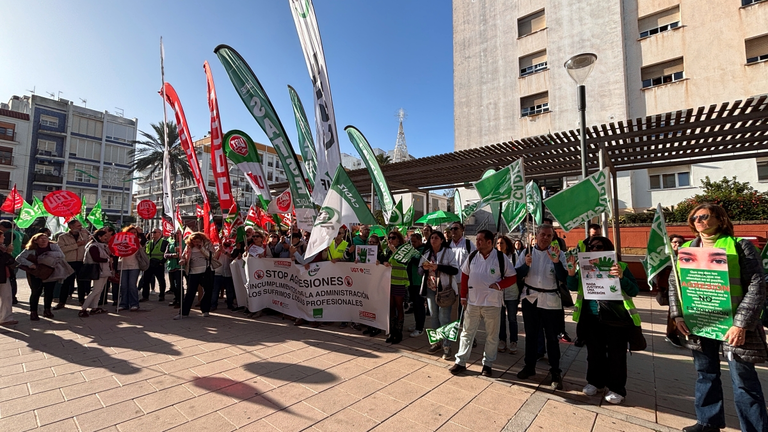 Concentración de protesta en Algeciras contra las agresiones a sanitarios 5