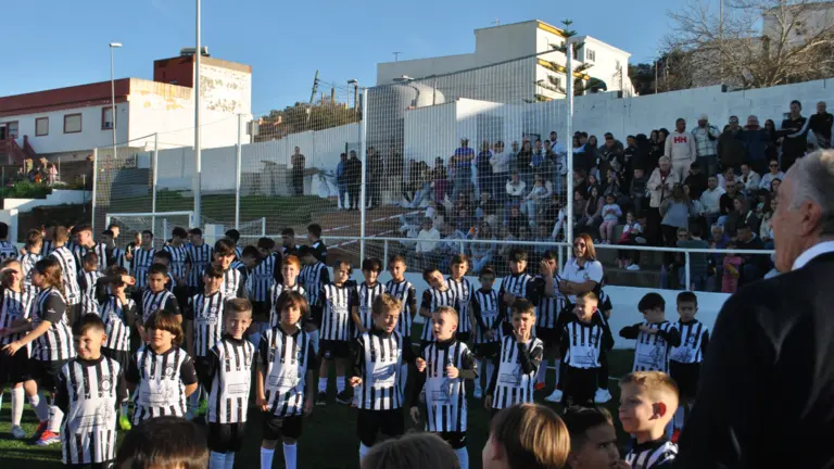 Inauguración del césped del 'Teodosio y Tomás'13