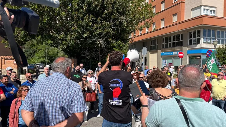 Concentración en apoyo al comité de huelga de Acerinox 17