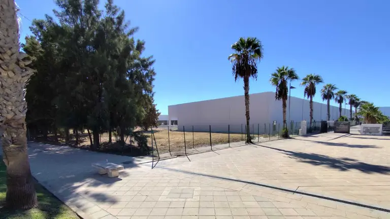 Construcci&oacute;n de hormig&oacute;n donde antes se situaba el arbolado talado