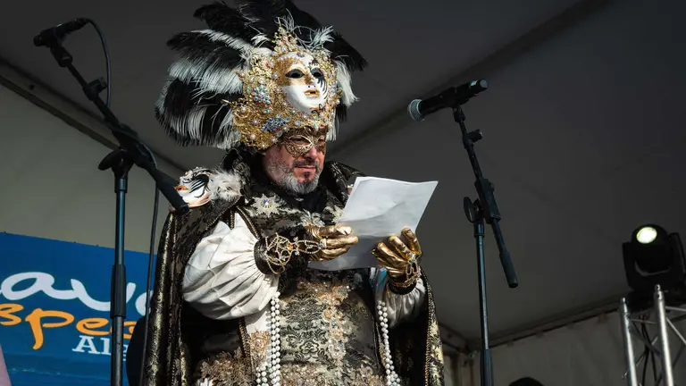 Algeciras cierra el Carnaval Especial 2026 con el discurso del Dios Momo - FOTO: FJ Ben&iacute;tez
