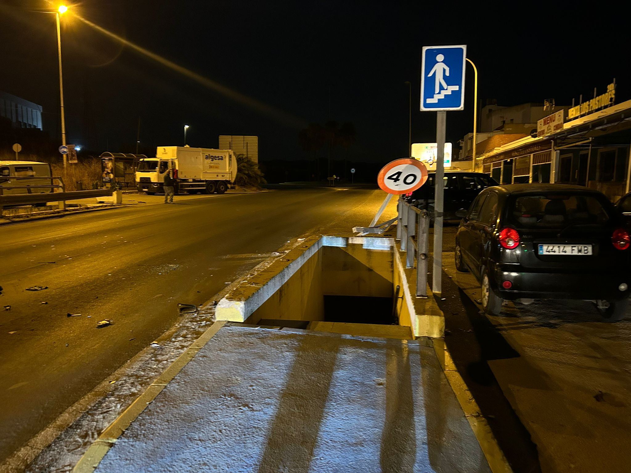 Vehículo accidentado en la madrugada de este martes, 17 de septiembre, en Los Pastores. FOTO: Manuel C.