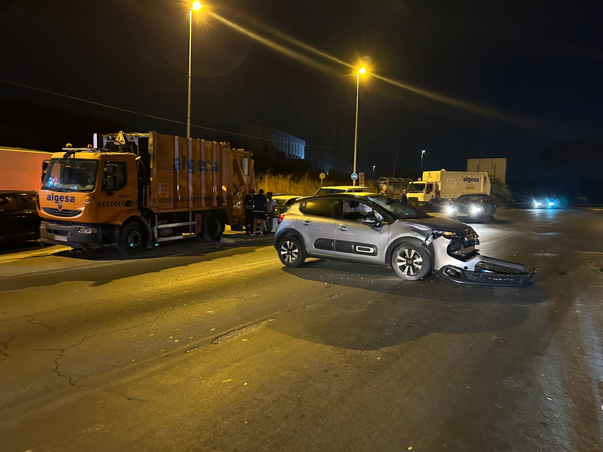 Vehículo accidentado en la madrugada de este martes, 17 de septiembre, en Los Pastores. FOTO: Manuel C.