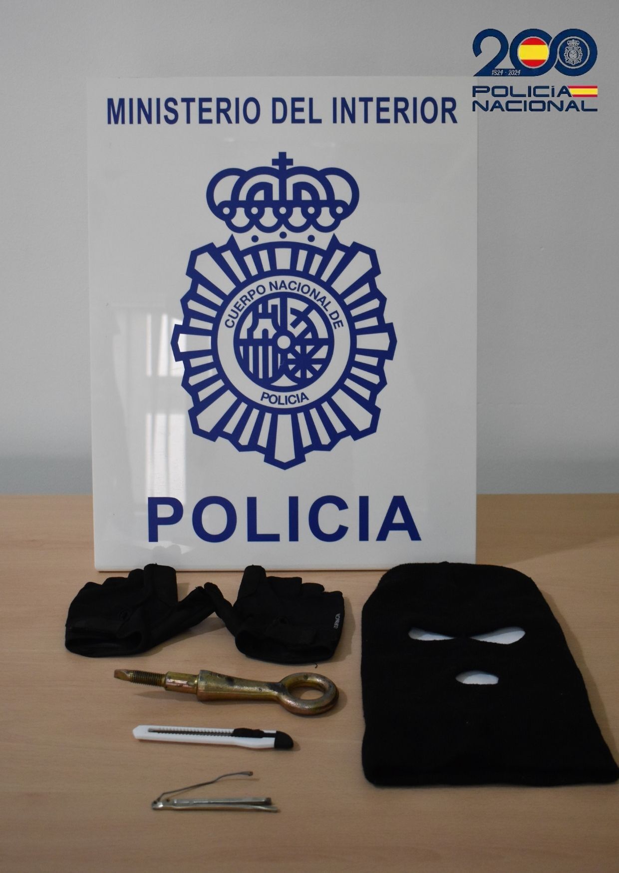 Algunos de los objetos localizados al detenido