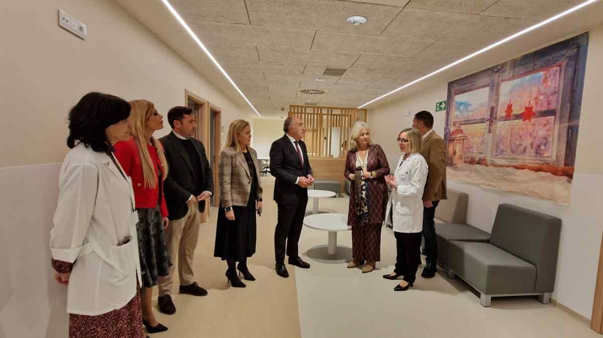 Visita de autoridades de la zona al nuevo área del Punta Europa