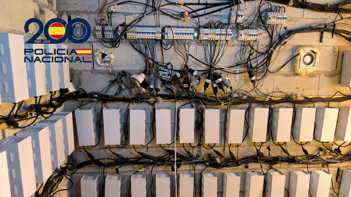 Todos los dispositivo utilizados para llevar la corriente eléctrica necesaria para el cultivo