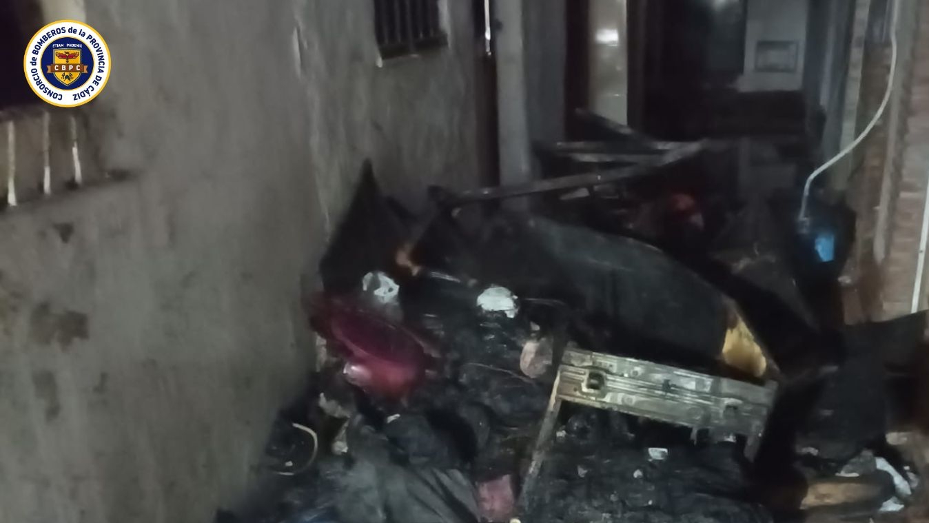 Así quedó el interior de la vivienda tras el incendio