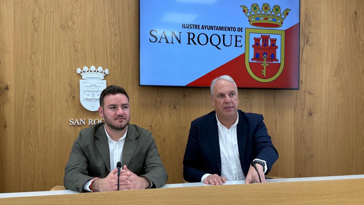 Vega (i) y Ruiz Boix, en la presentación del balance