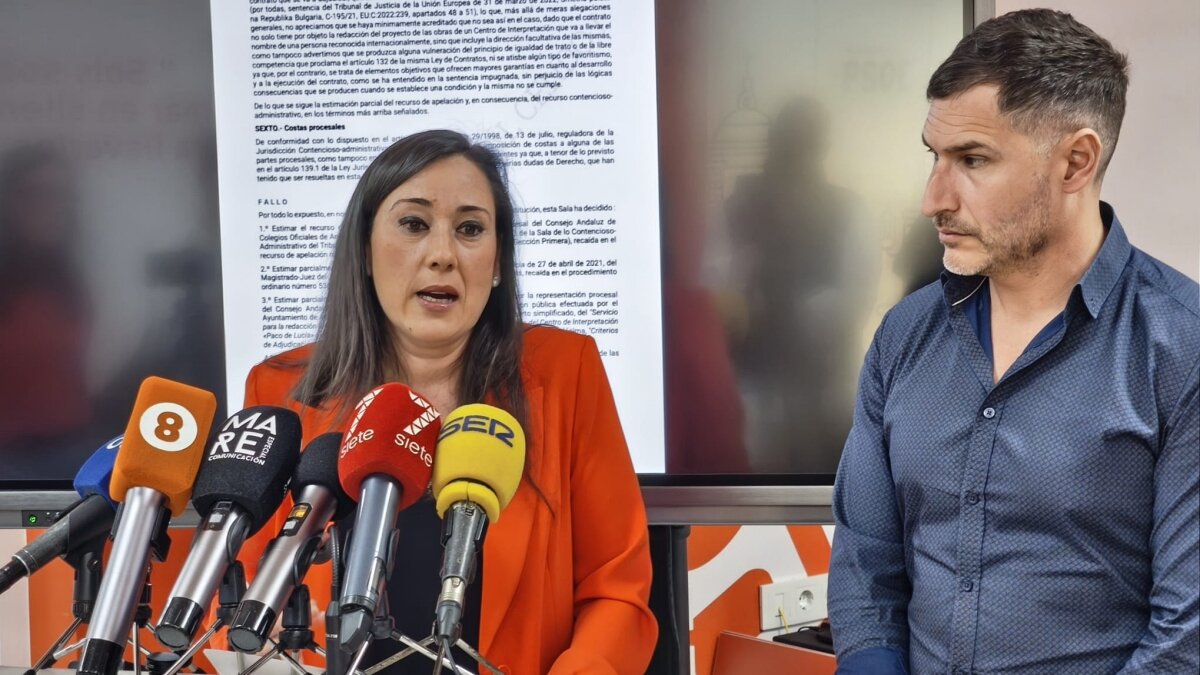 Los concejales socialistas encargados de desvelar el asunto en rueda de prensa