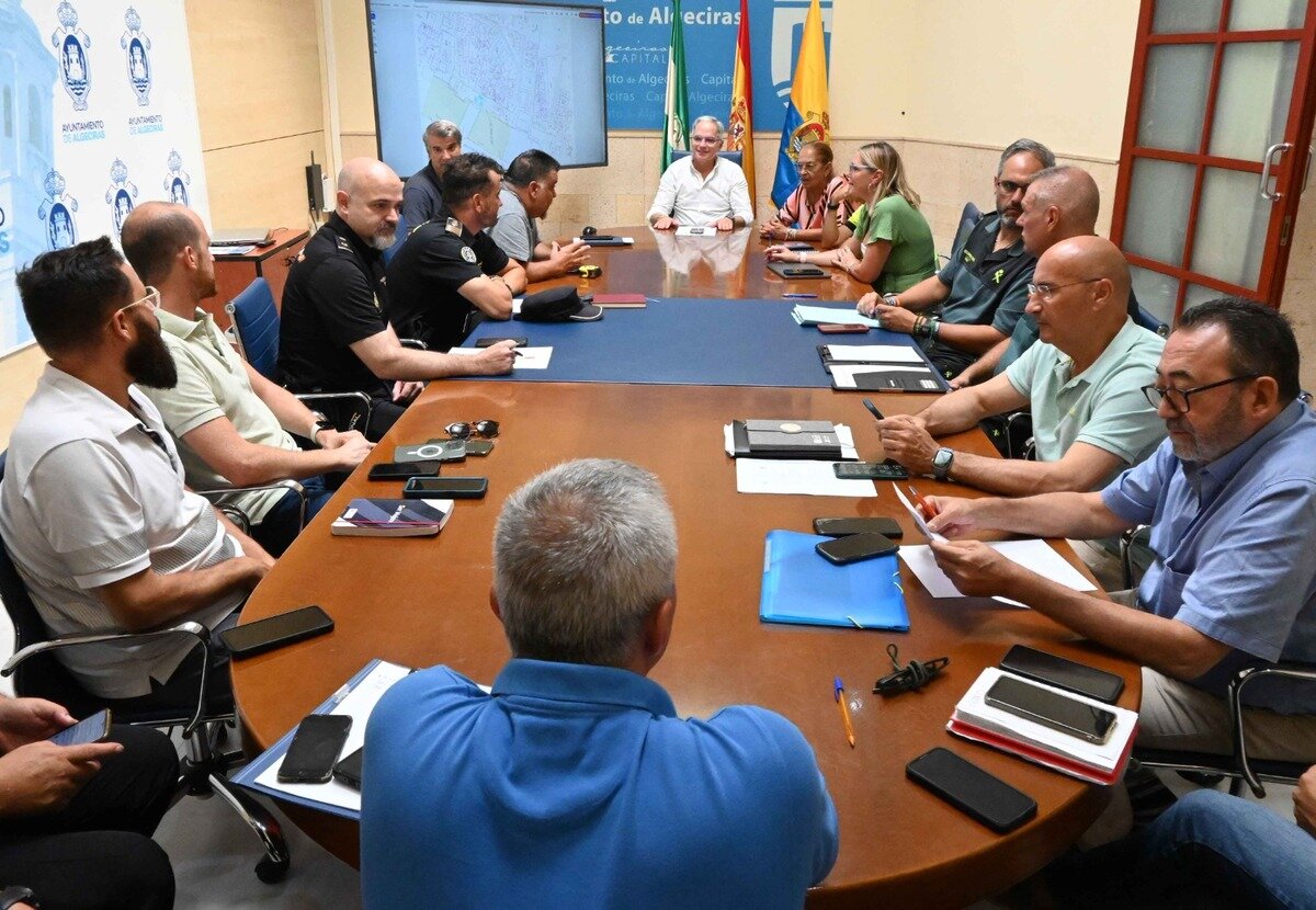 Reunión del Ayuntamiento de Algeciras para definir el protocolo de actuación