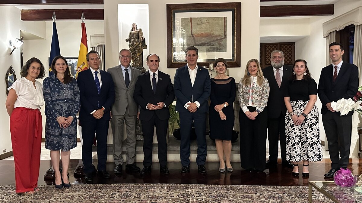 Recepción a la delegación algecireña en la Embajada 