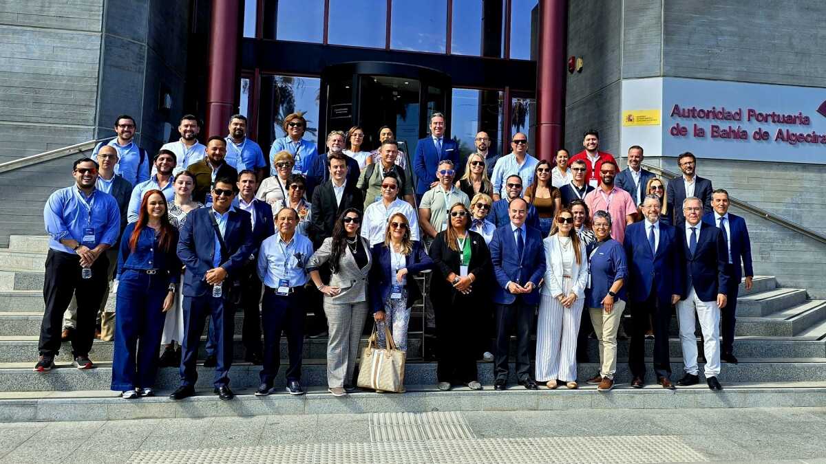 Participantes de la jornada, en las puertas de la sede de la APBA