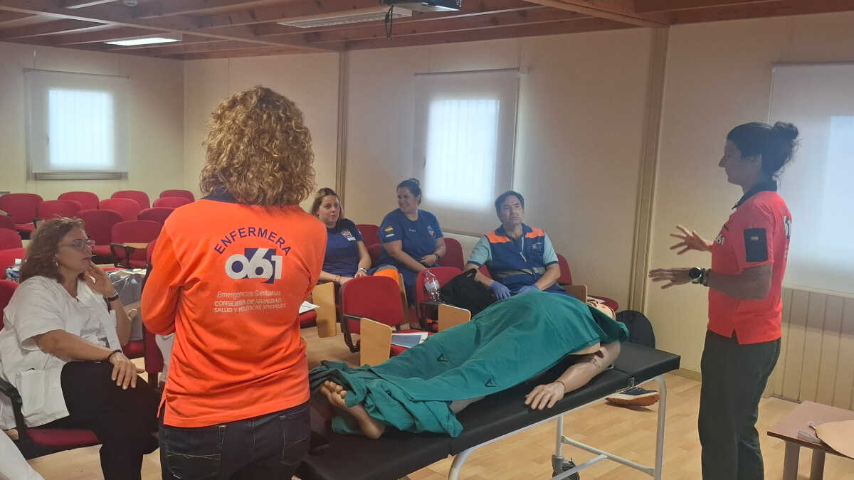 Médicos y enfermeros de la comarca formándose